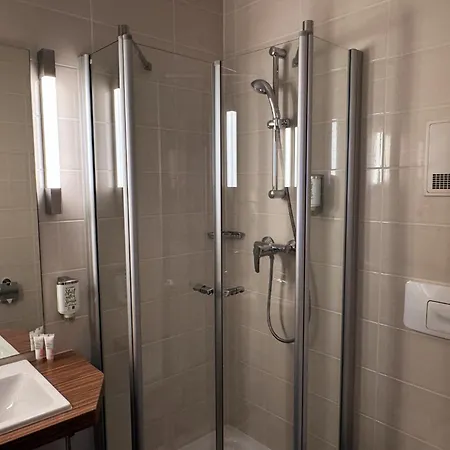 Eisberg Schwanen Otel 3*