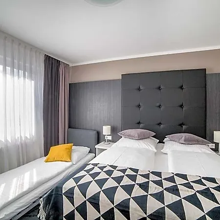 Eisberg Schwanen 3*